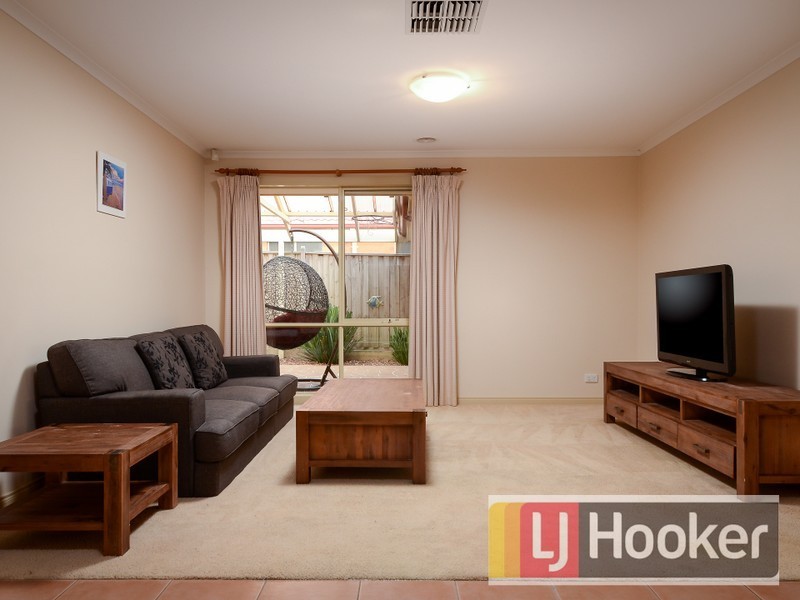 18 Jamieson Way, Berwick VIC 3806