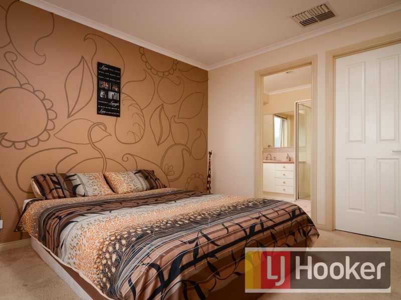 18 Jamieson Way, Berwick VIC 3806
