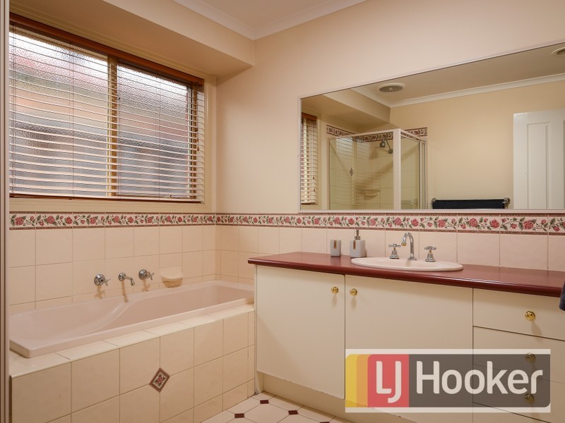 18 Jamieson Way, Berwick VIC 3806