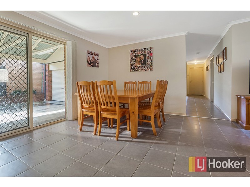 50 Lucerne Crescent, Pakenham VIC 3810