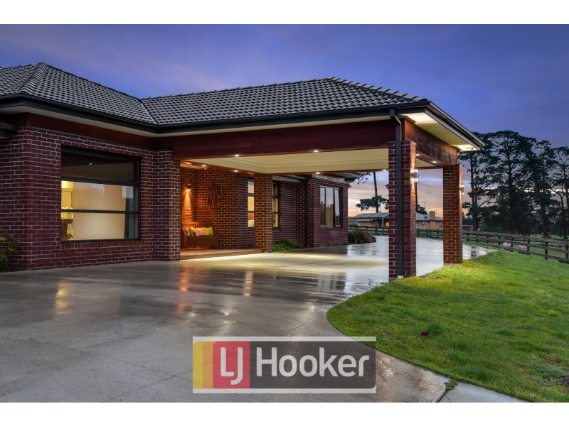 222 Army Road, Pakenham VIC 3810