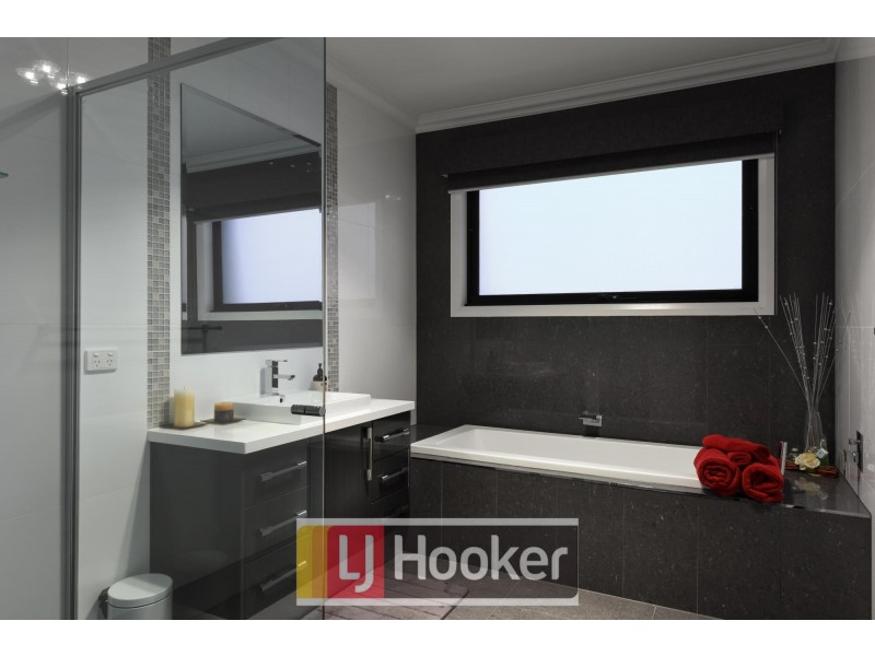 222 Army Road, Pakenham VIC 3810