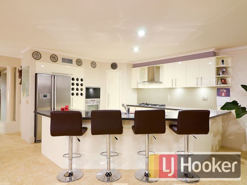 24 Lighthorse Crescent, Narre Warren South VIC 3805