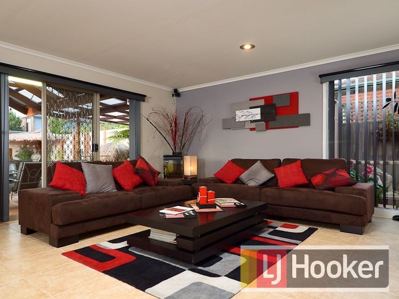 24 Lighthorse Crescent, Narre Warren South VIC 3805