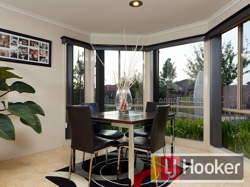 24 Lighthorse Crescent, Narre Warren South VIC 3805