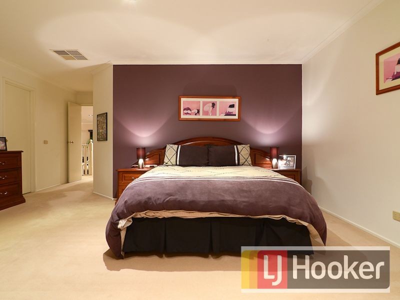 24 Lighthorse Crescent, Narre Warren South VIC 3805