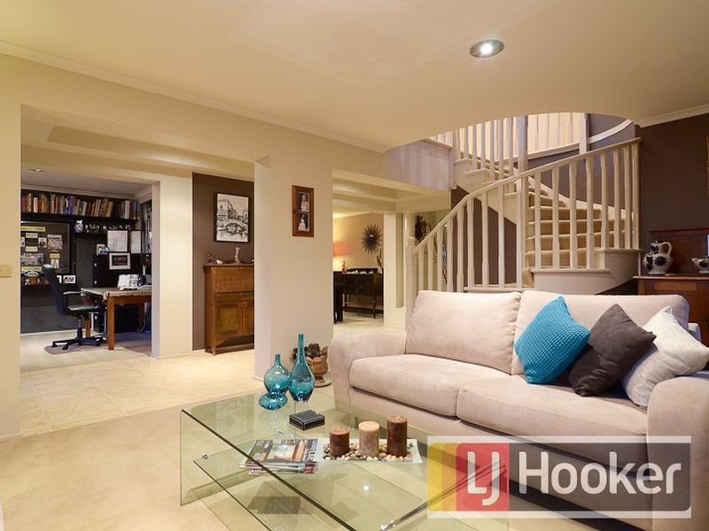 24 Lighthorse Crescent, Narre Warren South VIC 3805