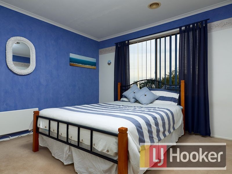 24 Lighthorse Crescent, Narre Warren South VIC 3805