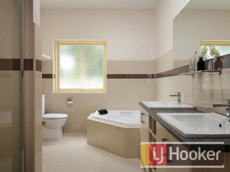 138 Hallam North Road, Narre Warren North VIC 3804