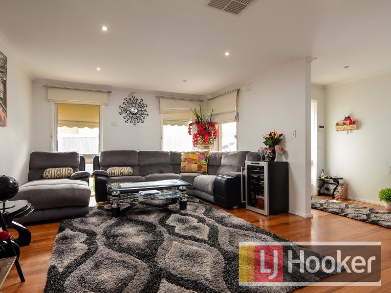 150 James Cook Drive, Endeavour Hills VIC 3802