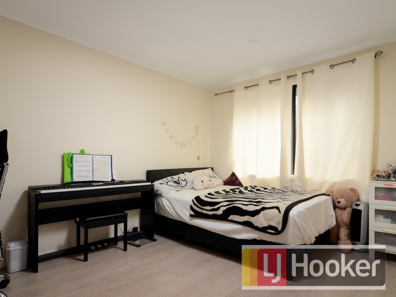 150 James Cook Drive, Endeavour Hills VIC 3802