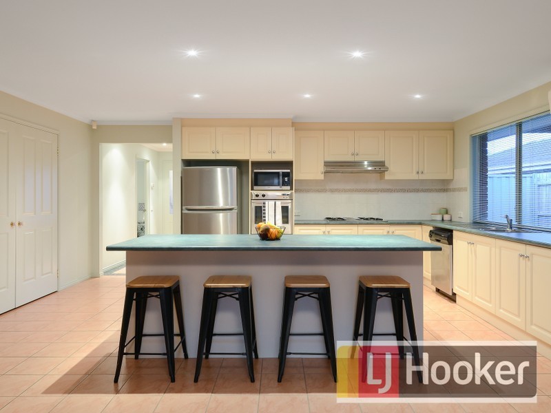 55 Grand Arch Way, Berwick VIC 3806