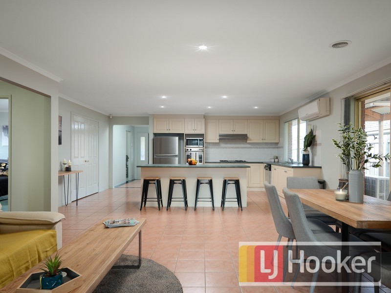 55 Grand Arch Way, Berwick VIC 3806