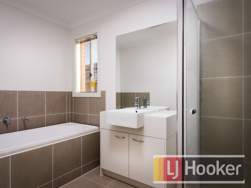 59 Brocker Street, Clyde North VIC 3978