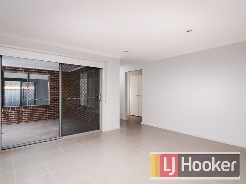 59 Brocker Street, Clyde North VIC 3978