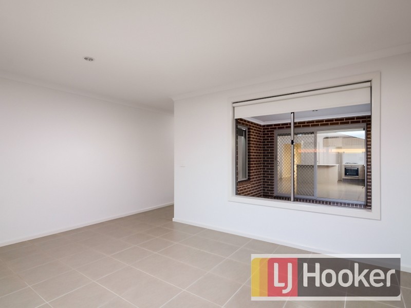 59 Brocker Street, Clyde North VIC 3978