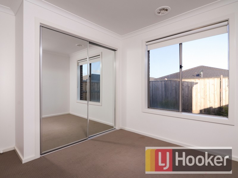 59 Brocker Street, Clyde North VIC 3978