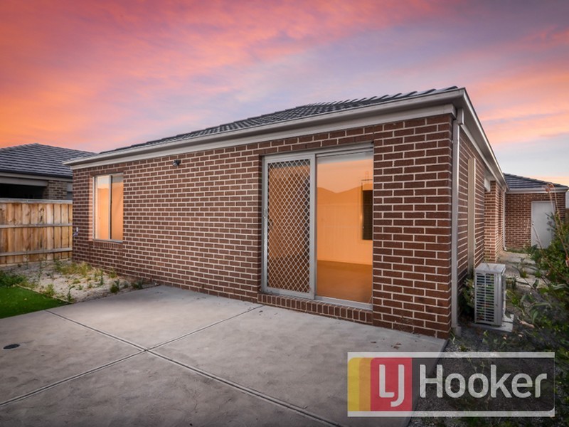 59 Brocker Street, Clyde North VIC 3978