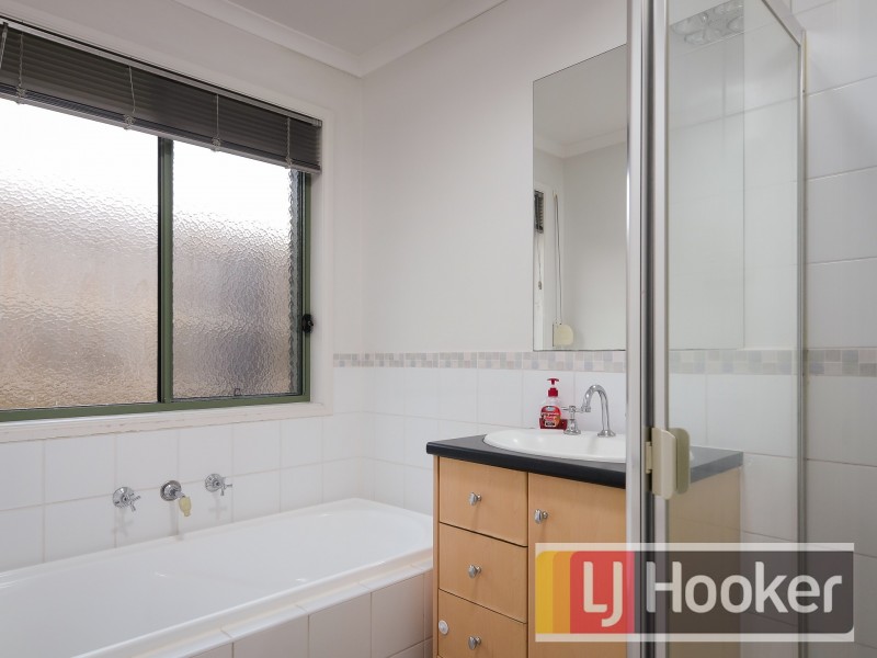 35 Eureka Crescent, Narre Warren South VIC 3805