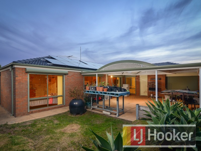 35 Eureka Crescent, Narre Warren South VIC 3805