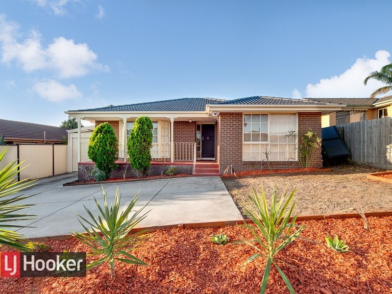 70 Oaktree Drive, Hampton Park VIC 3976