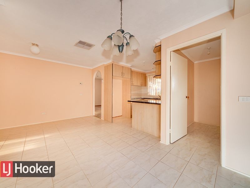 70 Oaktree Drive, Hampton Park VIC 3976