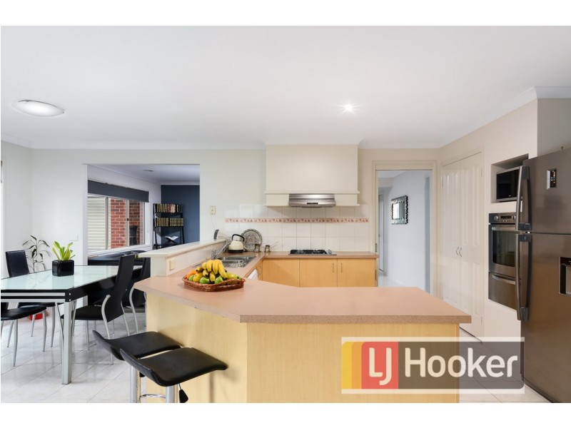 79 Scotsdale Drive, Cranbourne East VIC 3977