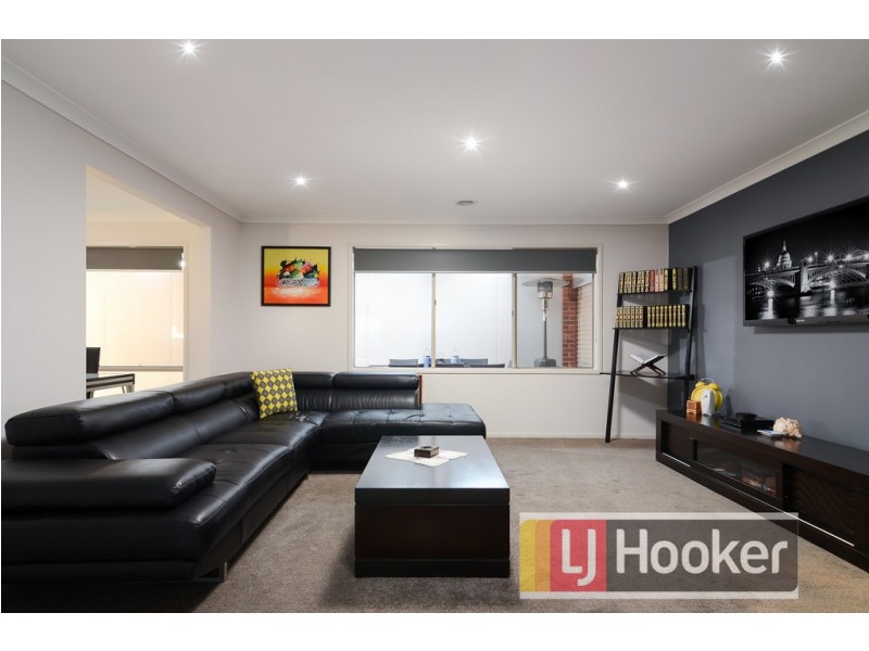 79 Scotsdale Drive, Cranbourne East VIC 3977