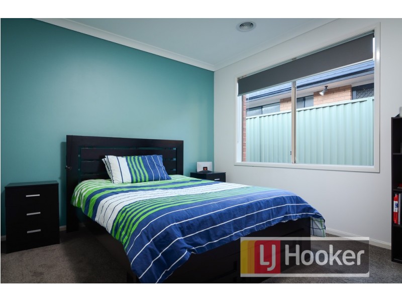 79 Scotsdale Drive, Cranbourne East VIC 3977