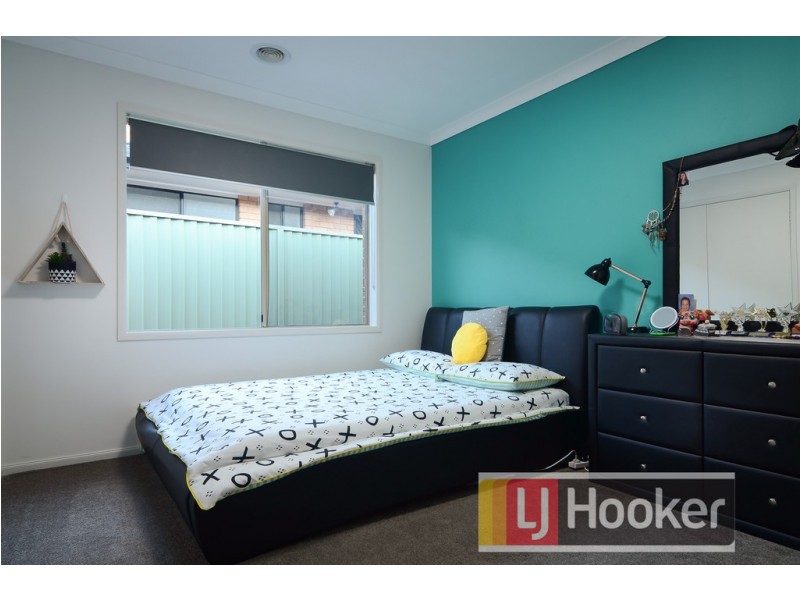 79 Scotsdale Drive, Cranbourne East VIC 3977