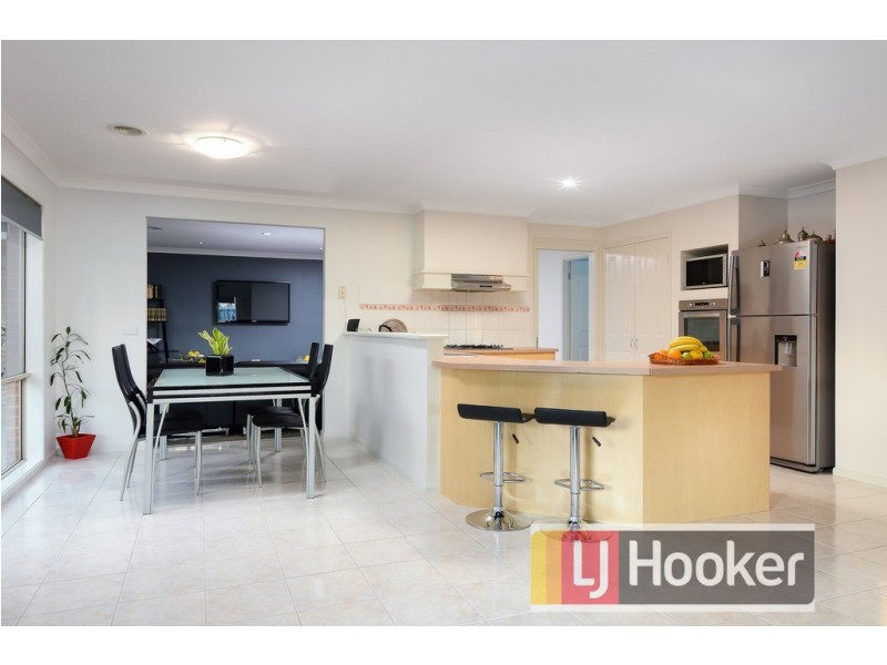79 Scotsdale Drive, Cranbourne East VIC 3977