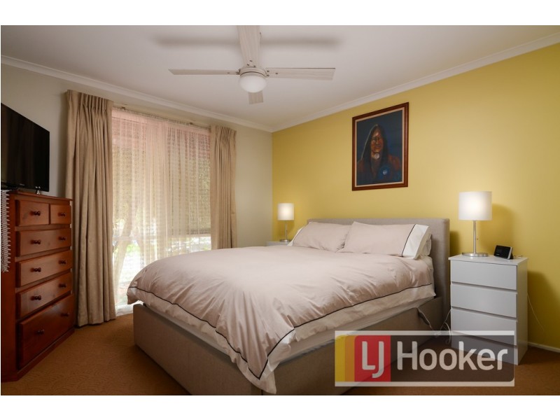 8 Marsden Drive, Cranbourne North VIC 3977