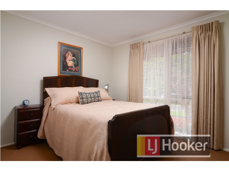 8 Marsden Drive, Cranbourne North VIC 3977