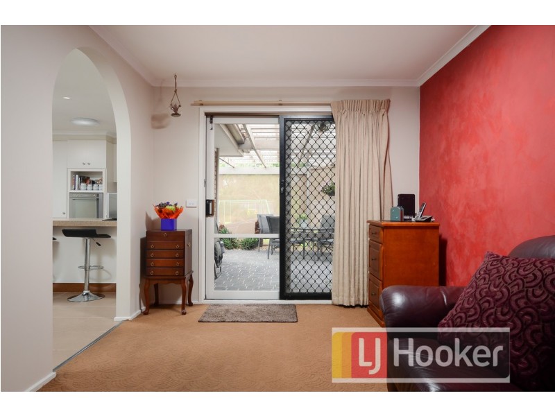 8 Marsden Drive, Cranbourne North VIC 3977