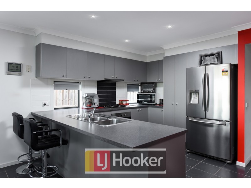 56 Silverwattle Drive, Lyndhurst VIC 3975