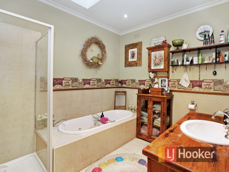 152 Army Road, Pakenham VIC 3810