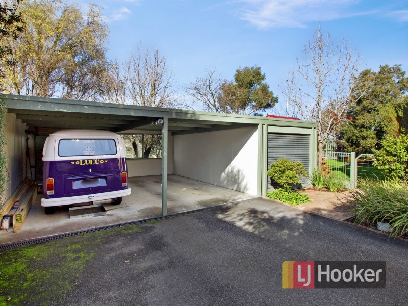 152 Army Road, Pakenham VIC 3810