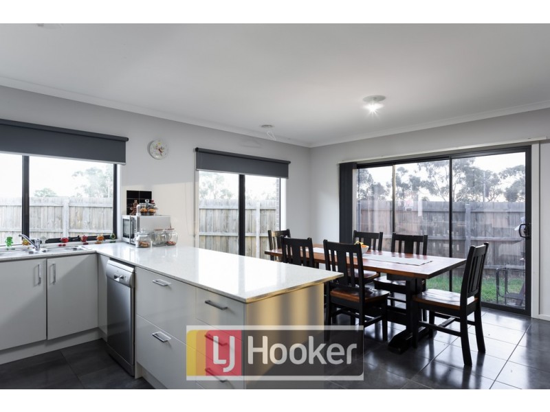 7 Bodhran Place, Lynbrook VIC 3975