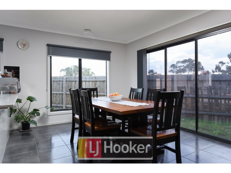 7 Bodhran Place, Lynbrook VIC 3975