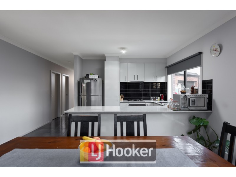 7 Bodhran Place, Lynbrook VIC 3975