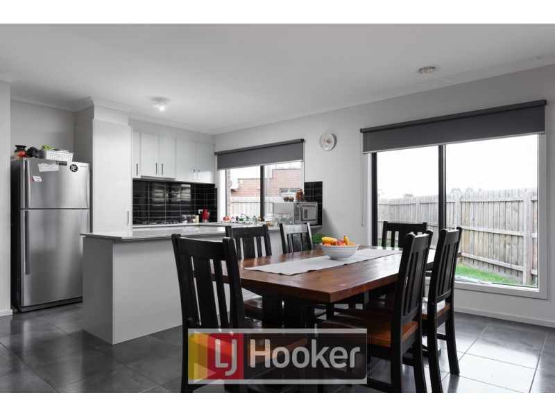 7 Bodhran Place, Lynbrook VIC 3975