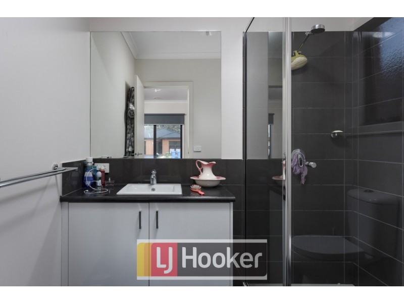 7 Bodhran Place, Lynbrook VIC 3975