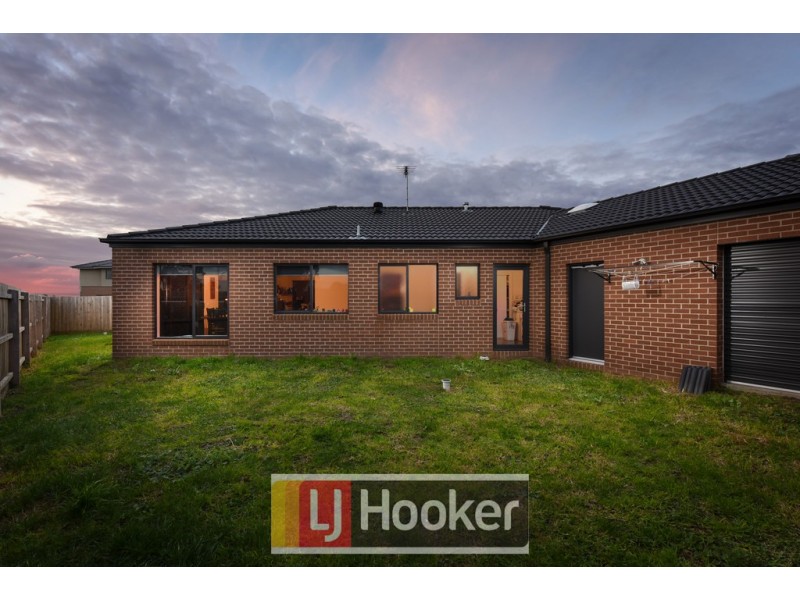 7 Bodhran Place, Lynbrook VIC 3975