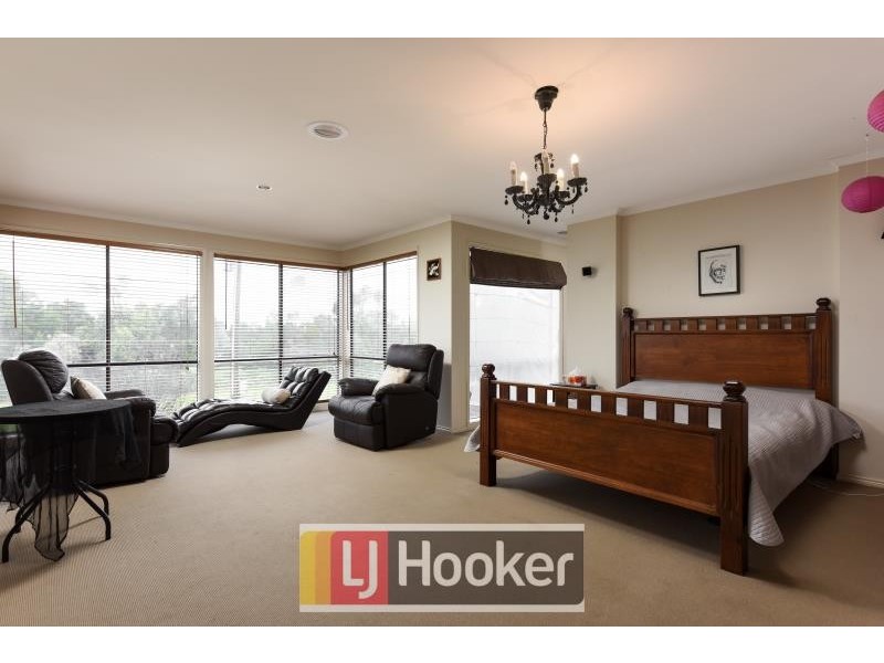 15 Clocktower Court, Berwick VIC 3806