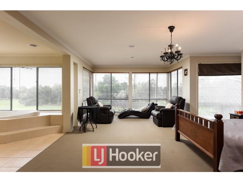 15 Clocktower Court, Berwick VIC 3806