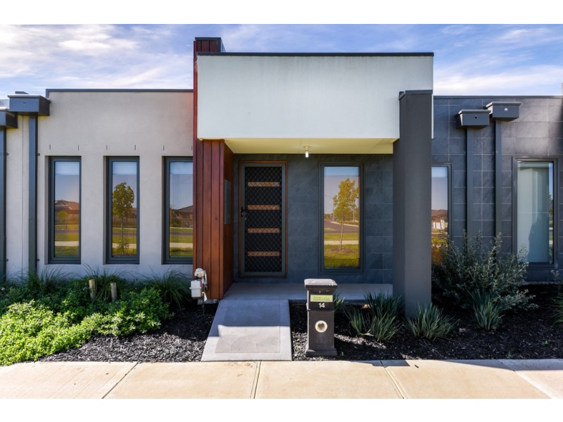 14 Kavanagh Lane, Clyde North VIC 3978