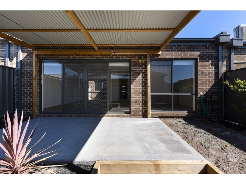 14 Kavanagh Lane, Clyde North VIC 3978
