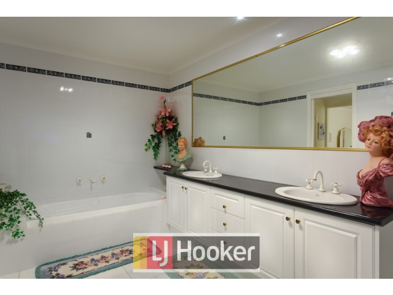 47 The Boulevard, Narre Warren South VIC 3805