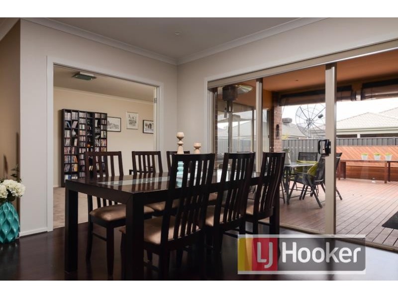 29 Kindred Avenue, Cranbourne North VIC 3977