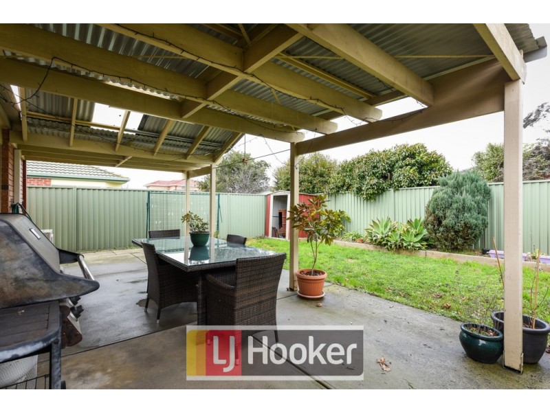 7 Oak Post Place, Cranbourne East VIC 3977